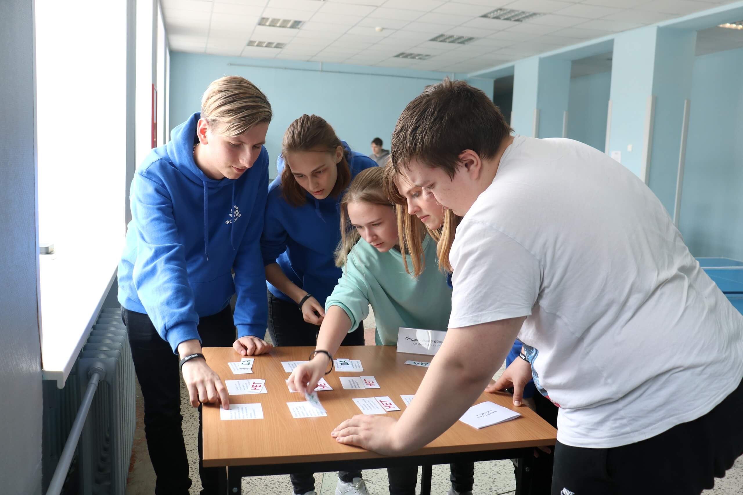 работа в г апатиты. магу апатиты корпус 2. праздничный режим работы. мищенков сергей владимирович ао апатит. глава администрации города апатиты.